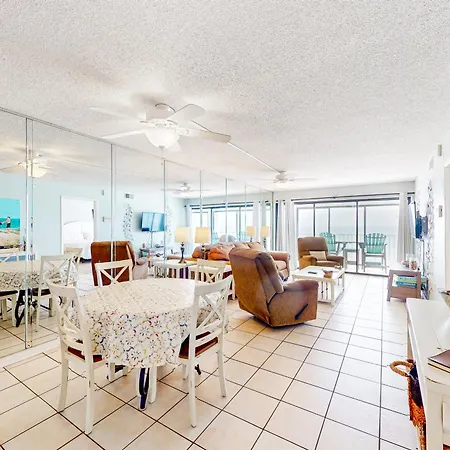 The Edgewater 81 Appartement